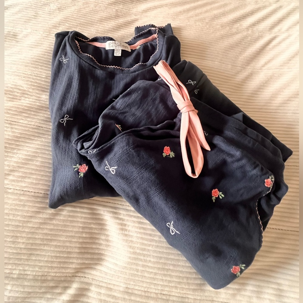 PJ SALVAGE SET - beautiful soft floral pockets fllare leg - size M unique!